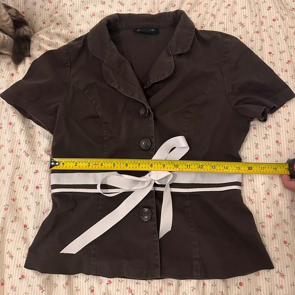 vintage perceptions brown and white stripped button down top with a ribbon belt! - Picture 4 of 7